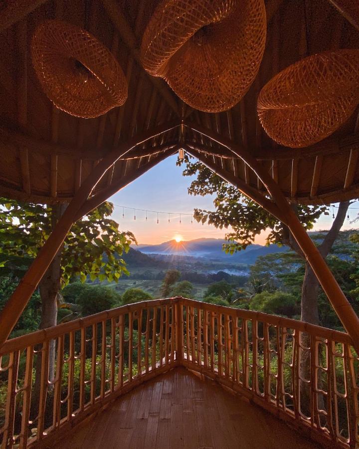Villa Bird Hills Bamboo House à Karangasem Extérieur photo